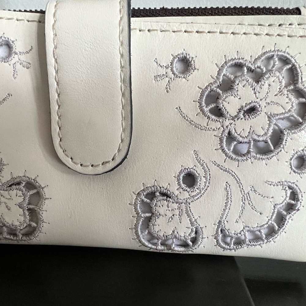 Patricia Nash Elegant Floral Embroidered Wallet - Picture 4 of 9